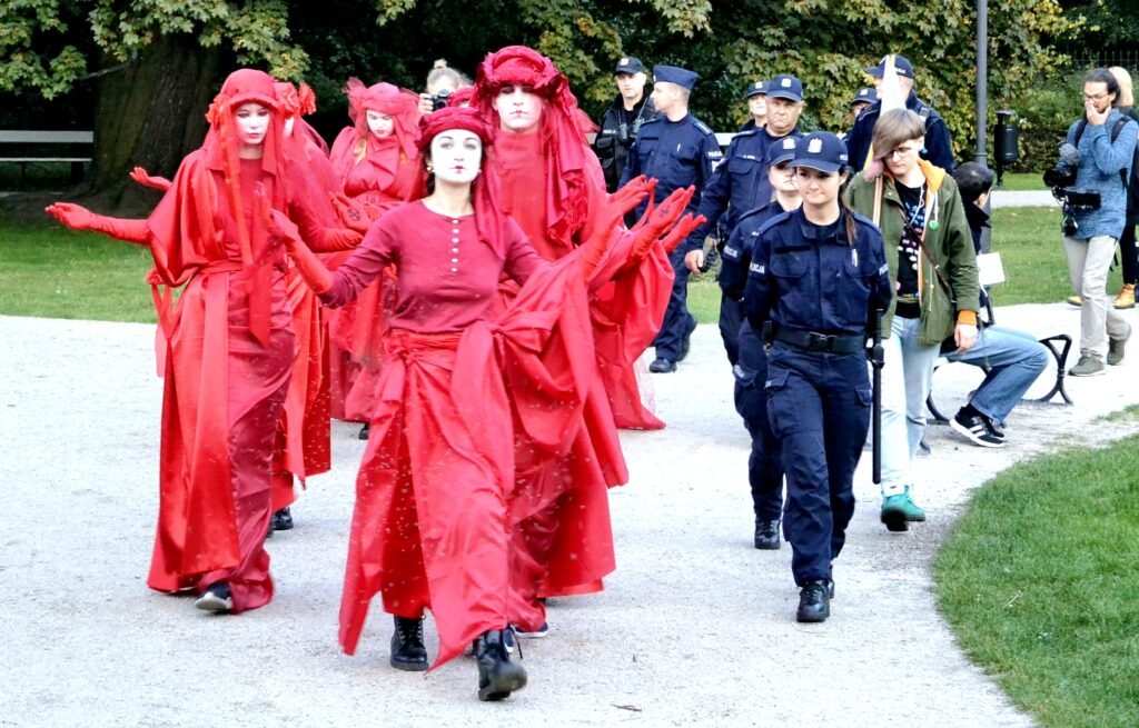 Protest krasnykh vdov v Varshave